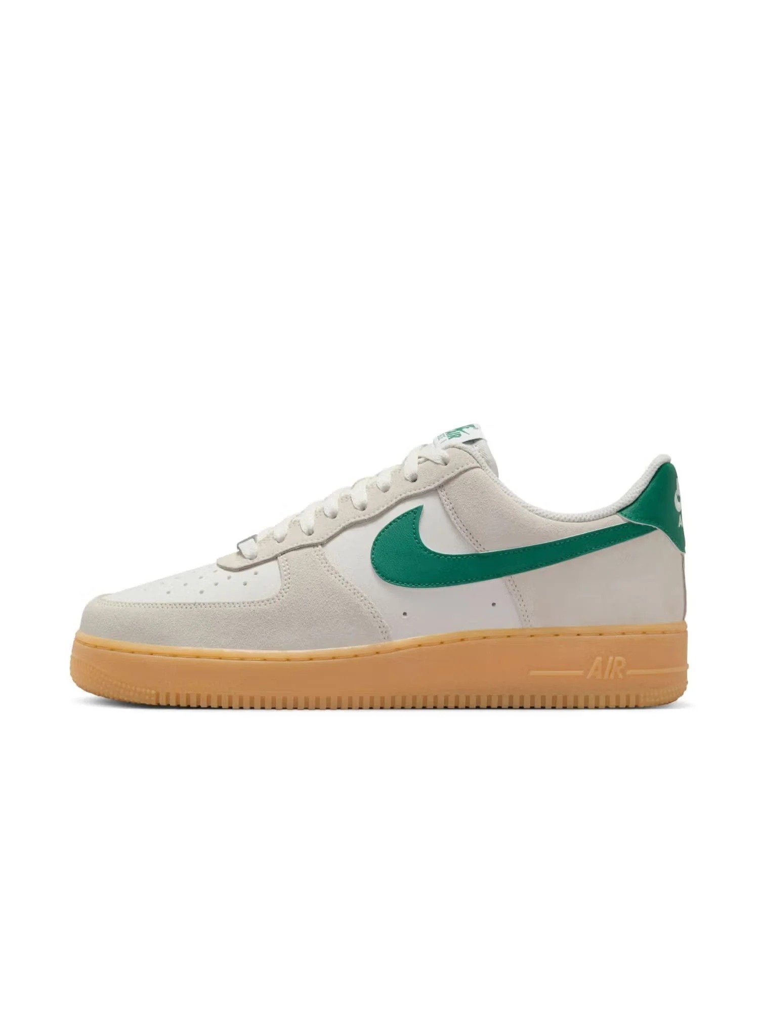 Men AIR FORCE 1 ’07 LV8 Sneakers